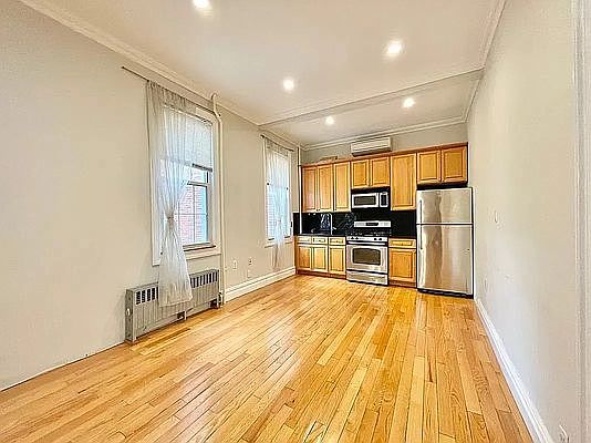 1st image of 4207 Broadway APT 1
