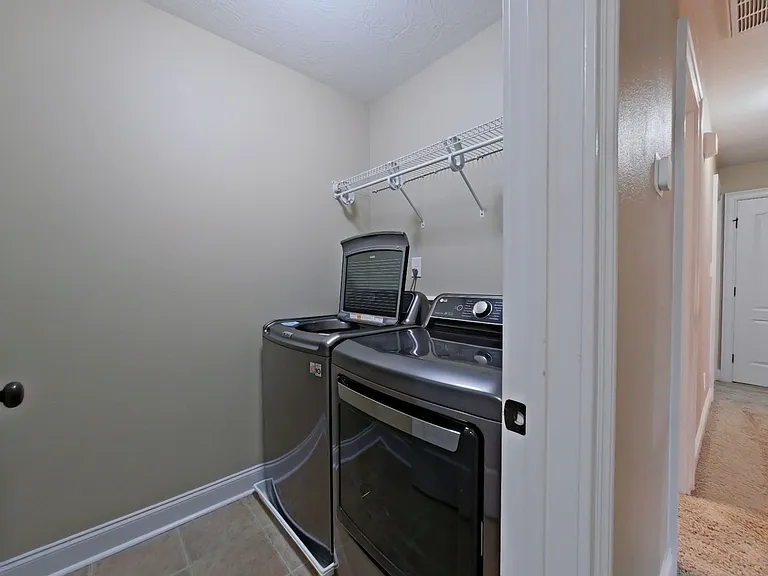 611 Baldwin Pl — Photo 10