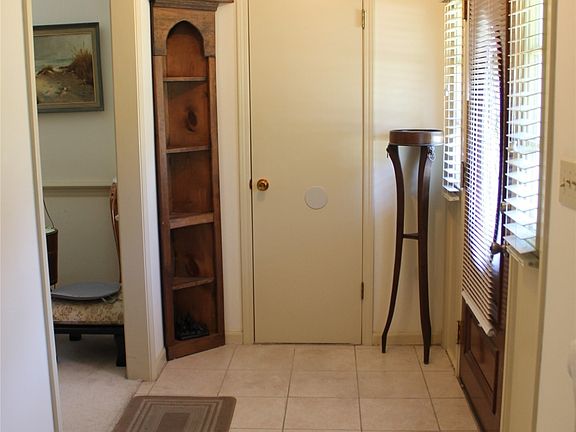 4th image of 3817 Elm Ave