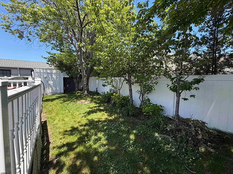 415 N Harvard Ave — Photo 16