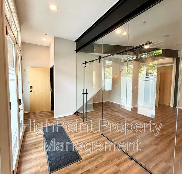 11858 Bradburn Blvd — Photo 2