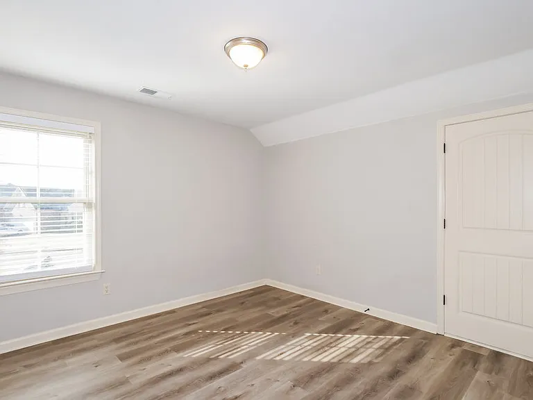 5823 Bedford Pl — Photo 14
