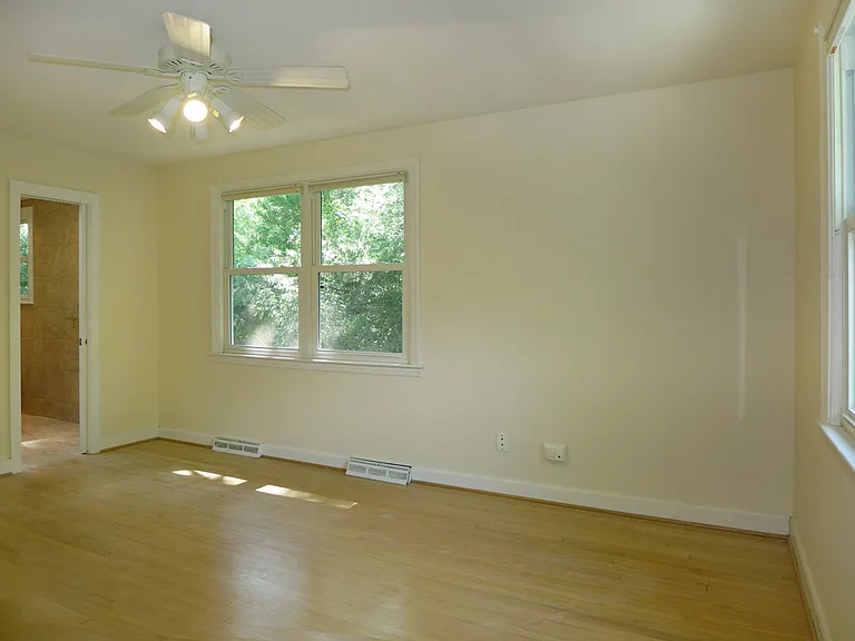 346 Wesley Dr — Photo 12