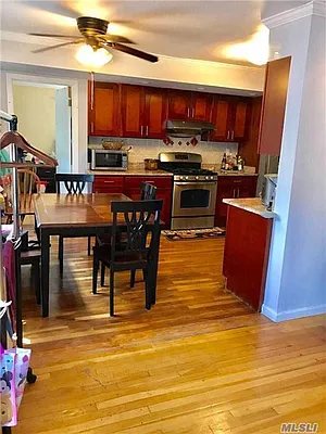 Sold by E Realty International Corp | media 11