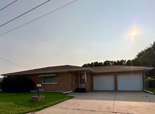 409 Petticoat Ln, Minneola, KS 67865