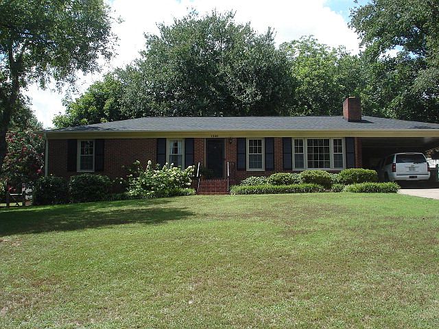 1st image of 1208 Woodhill Dr