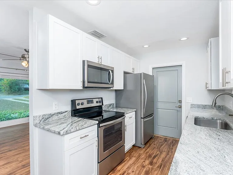 1707 Hall Dr — Photo 12