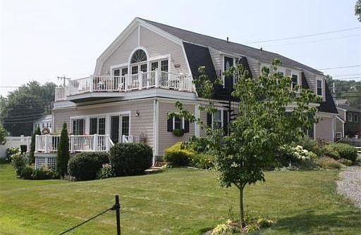 3rd image of 354 Merrimac St