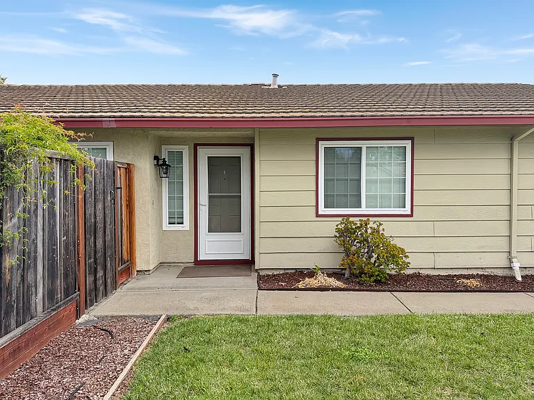5935 Woodbine Pl — Photo 3