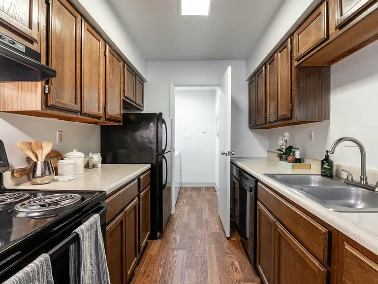Cobblestone Grove Apartment Homes — Photo 1