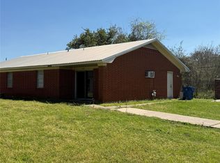 1905 10th St, Hempstead, TX 77445