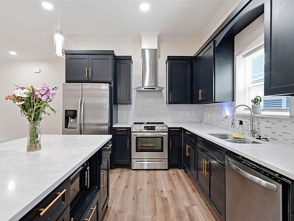 4th image of 3425 Logan St