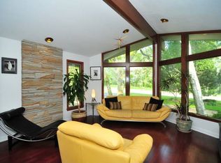 W232N6995 Waukesha Ave, Sussex, WI 53089