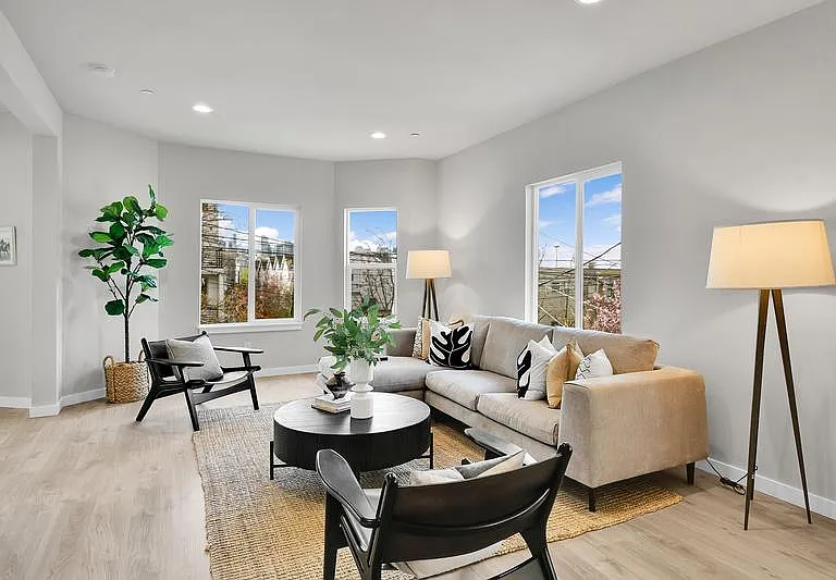 214 E Boston St #3 — Photo 6