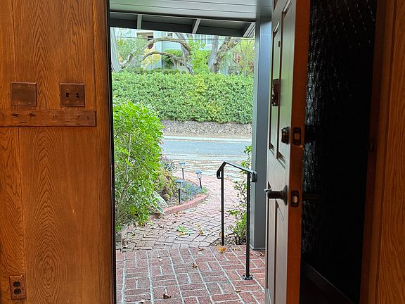 4th image of 99 Tamalpais Ave
