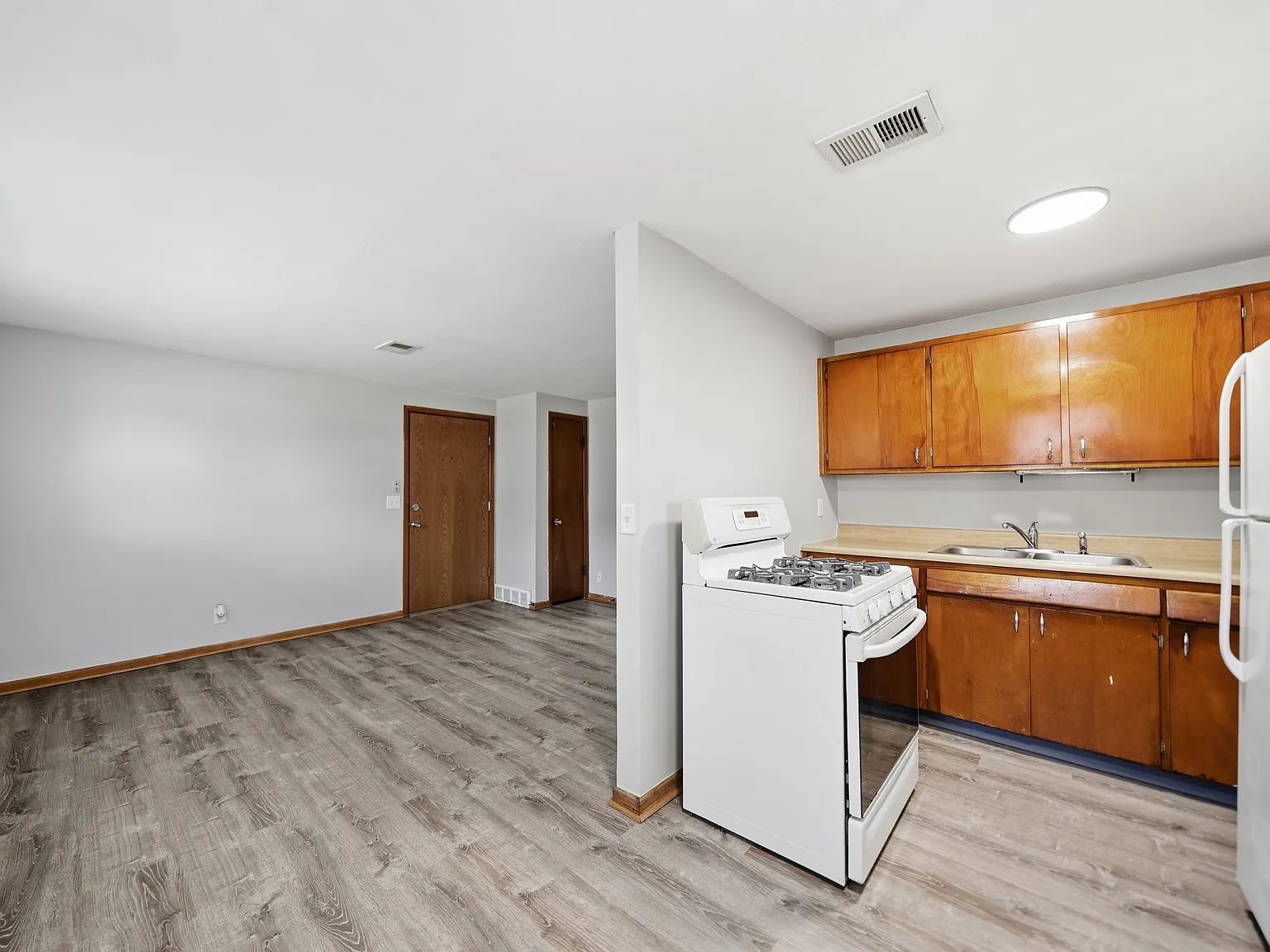 5420 Ervin Street - 2 — Photo 3