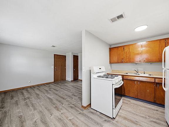 3rd image of 5420 Ervin St #2