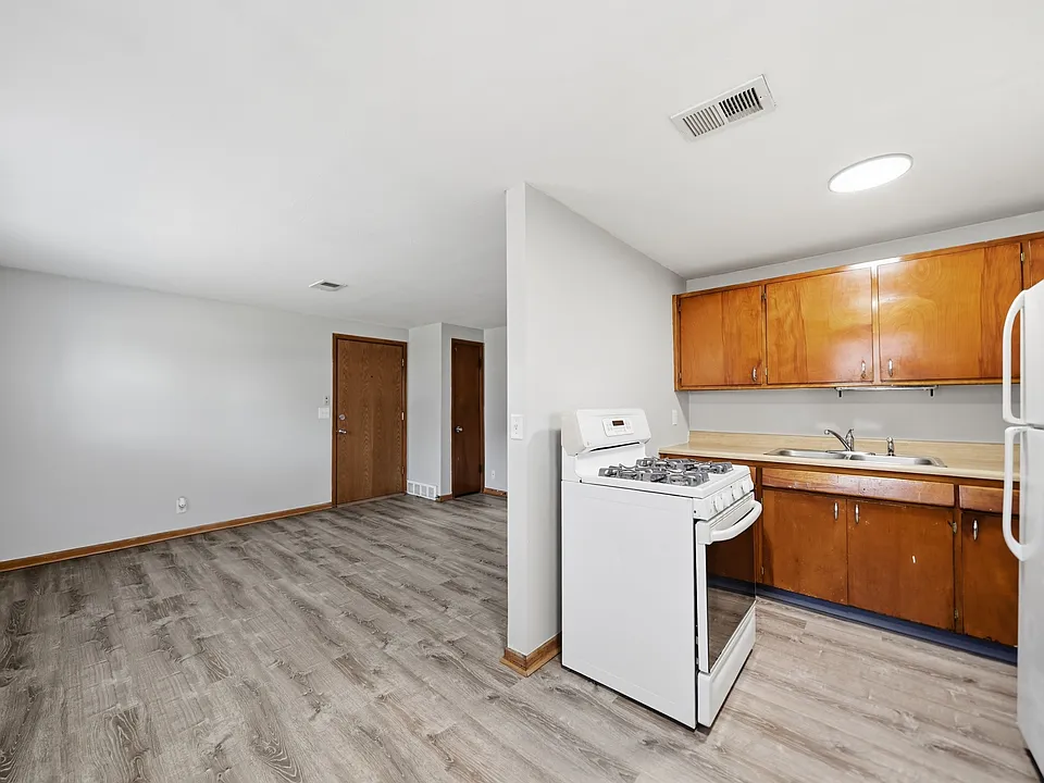5430 Ervin St #4