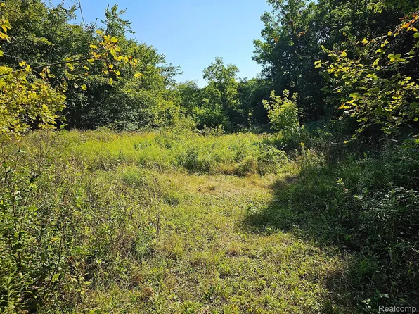 1 Marshall Rd, South Lyon, MI 48178