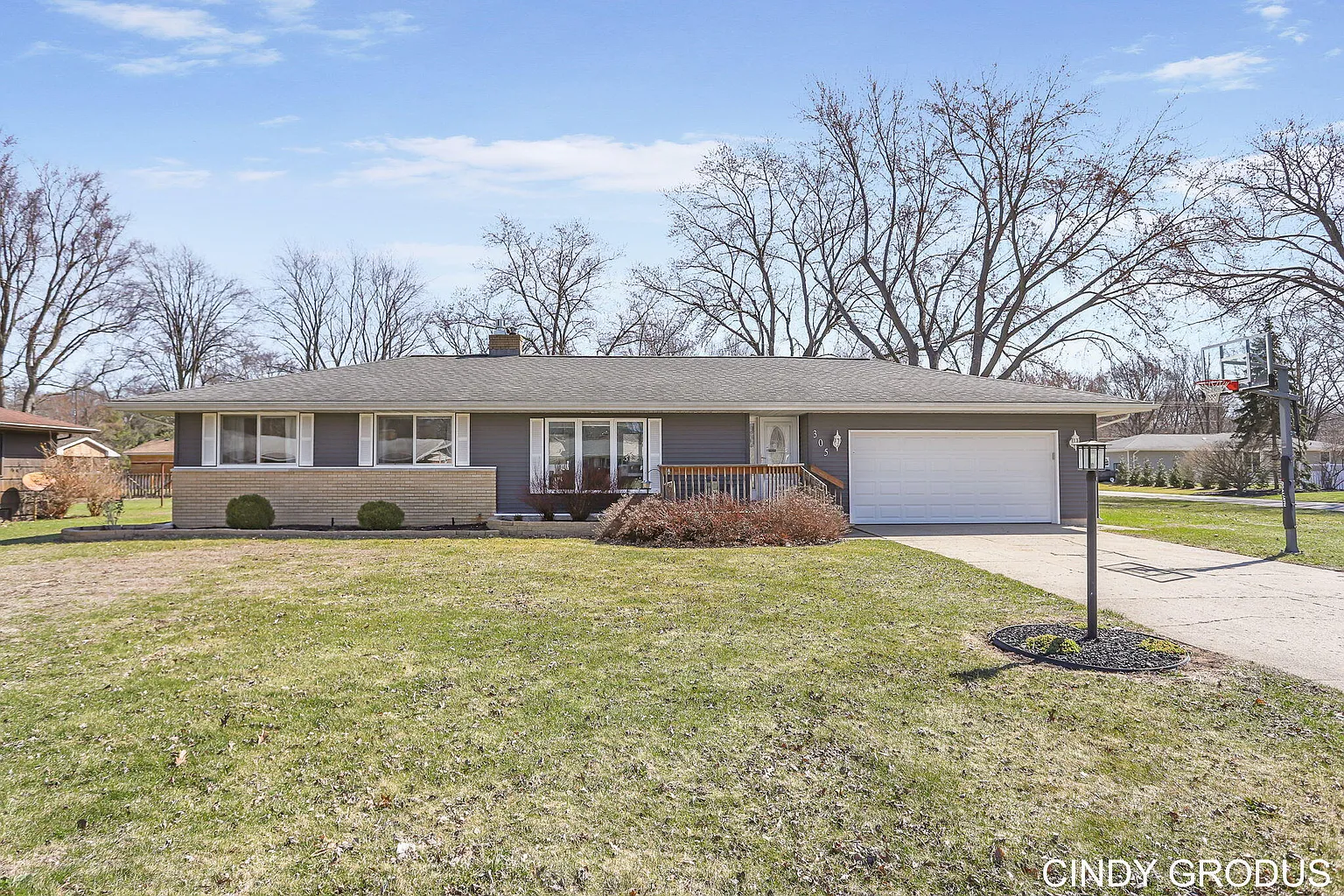 305 N 145th Ave photo 1