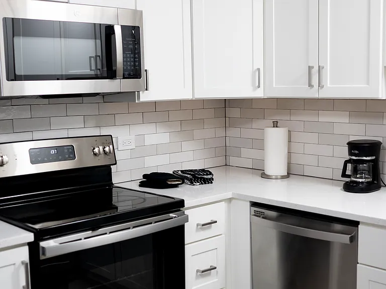 65 N Clarkson St #107 — Photo 16