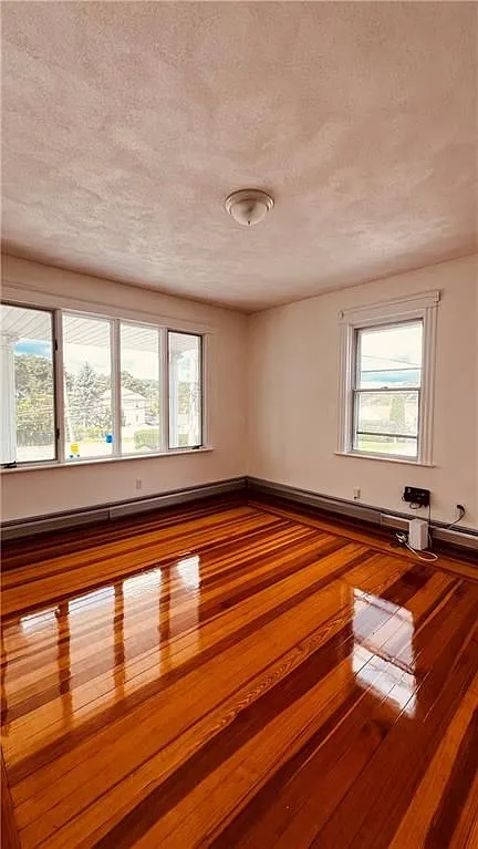 2 bed, 1.0 bath, 1260 sqft, $2,100 — Photo 3