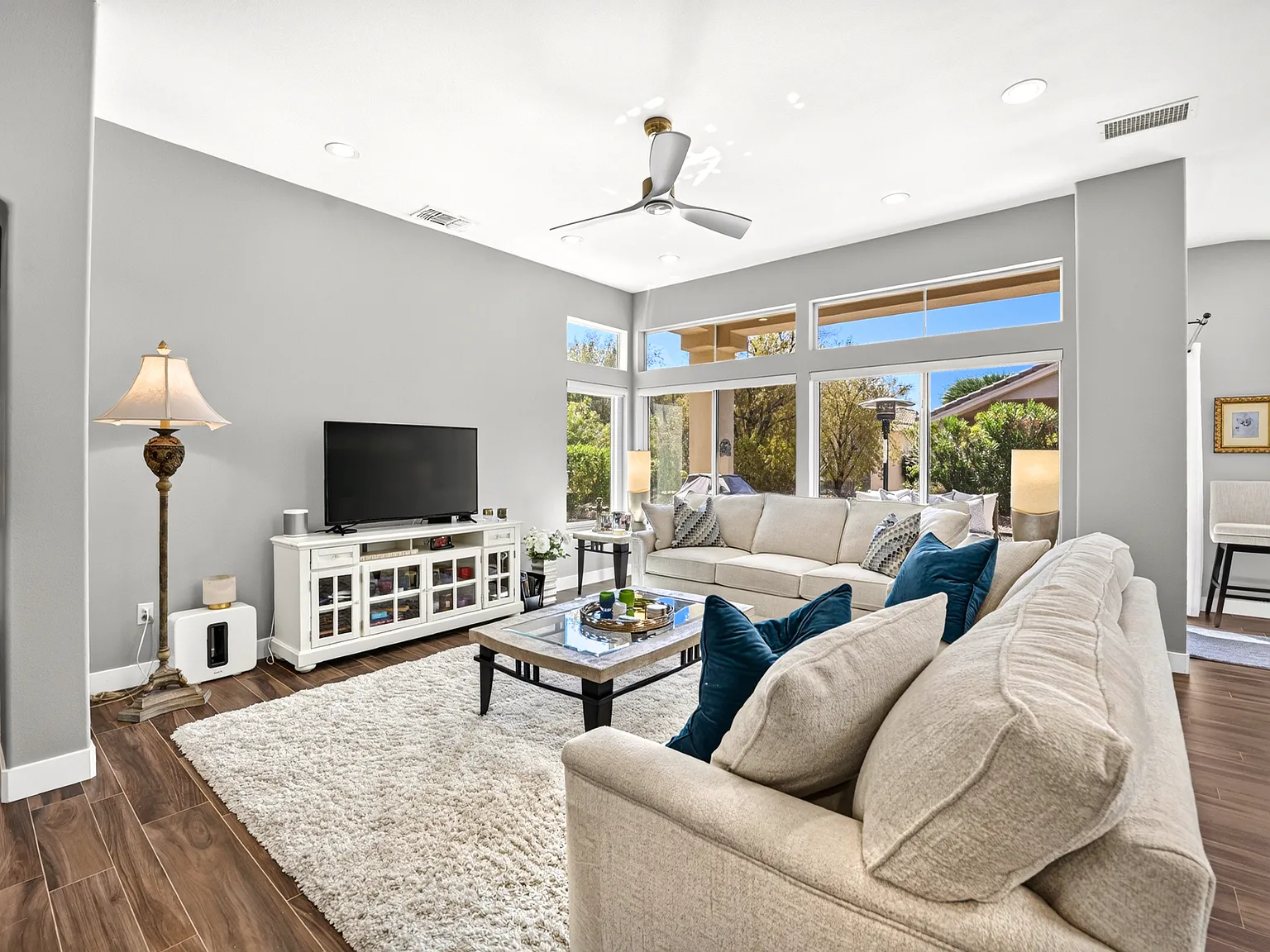 2 bed, 1157 sqft, $4,200 — Photo 4
