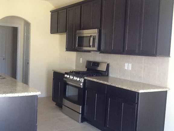 Kitchen's Oven & Cabinetry 