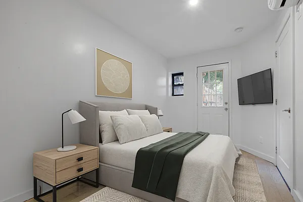 Rented by Platinum Forbes Global Properties | media 4