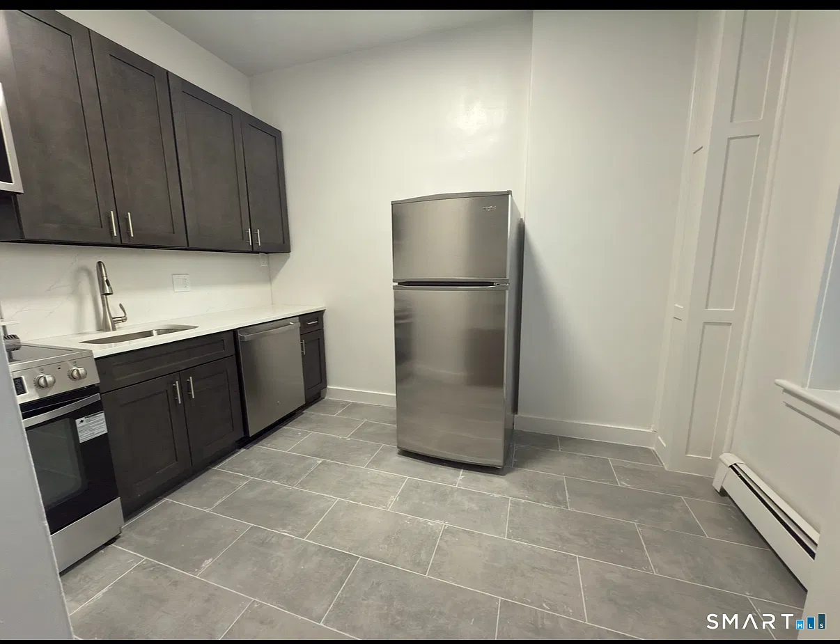 1 bed, 1.0 bath, 27192 sqft, $1,475 — Photo 3