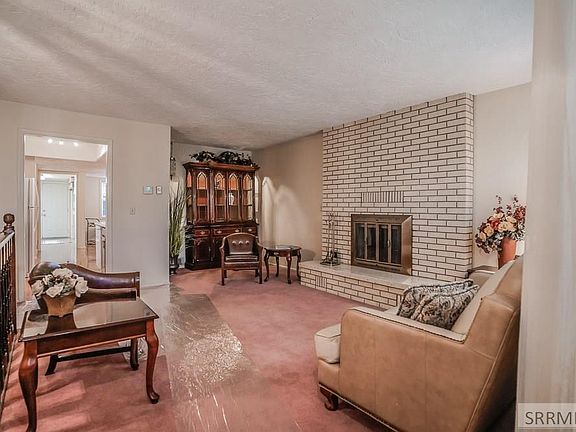5th image of 887 Linden Pl
