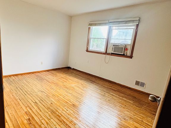 5th image of 468 Klondike Ave Floor 1
