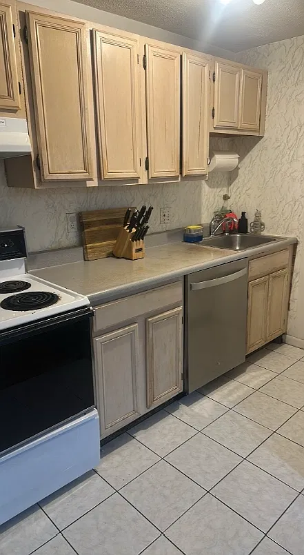 1 bed, 999 sqft, $2,300 — Photo 2