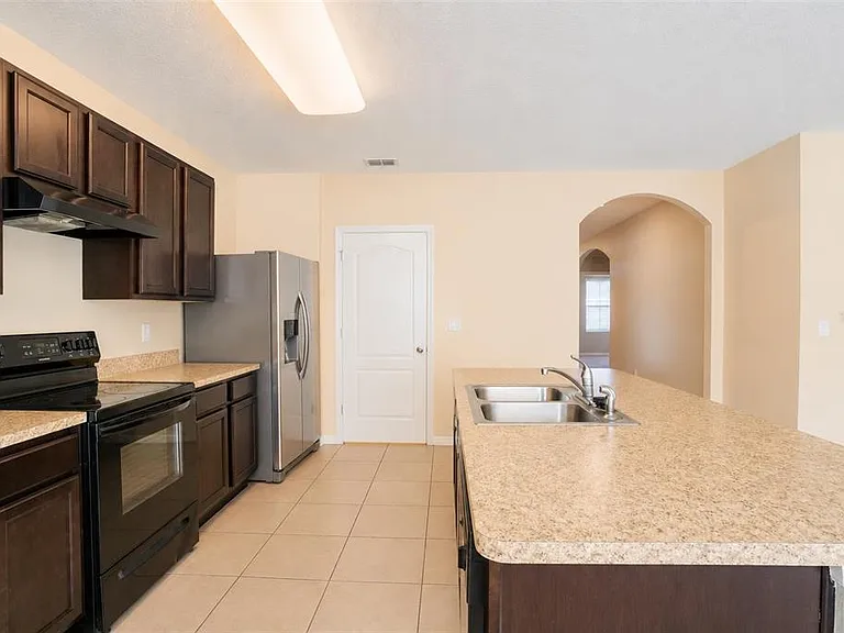 1865 Jackson Oaks Dr — Photo 4