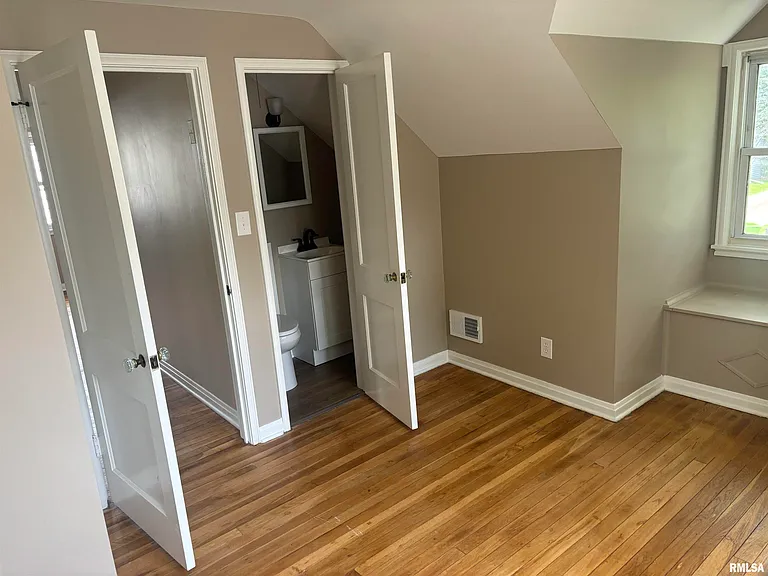 2931 N Saint Philomena Ct — Photo 4