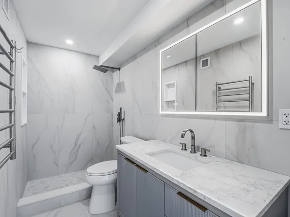 166-25 Powells Cove Boulevard image 26 of 31