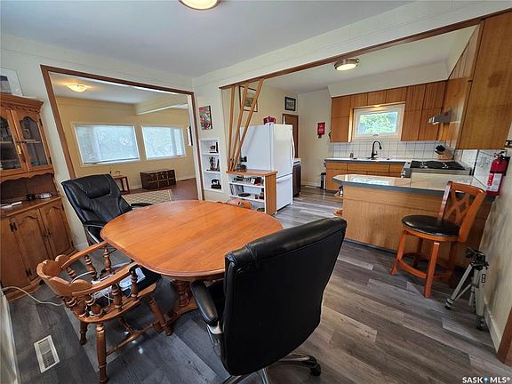 5th image of 205 Warwick STREET