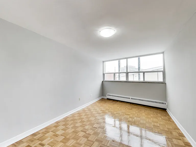 6000 Bathurst St — Photo 81