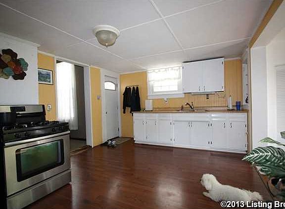 4th image of 1026 Milton St