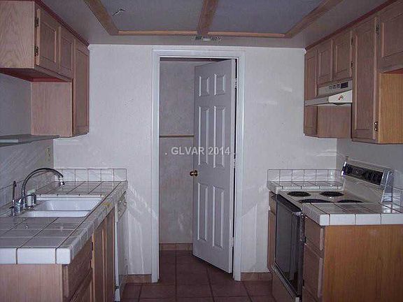 3rd image of 742 Pomegranate Ct #B