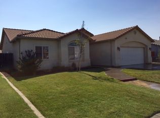 694 Monterey Ln, Lemoore, CA 93245