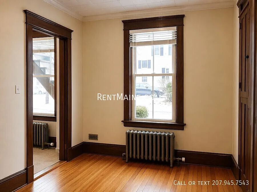 Building Photo - 9 Catell St #3