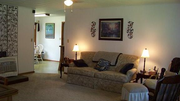 3rd image of 133 Forge Creek Cir