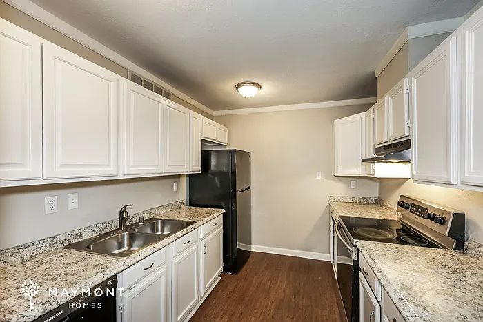 709 Lawndale Dr — Photo 5