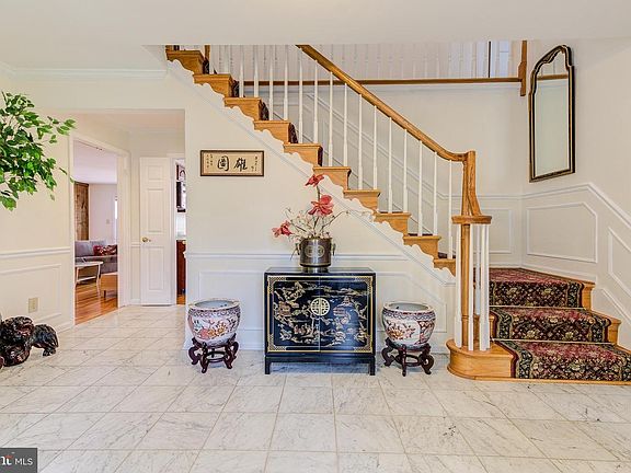 4th image of 9401 Fox Hollow Dr