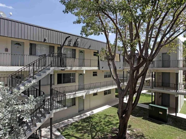 La Estancia Apartments