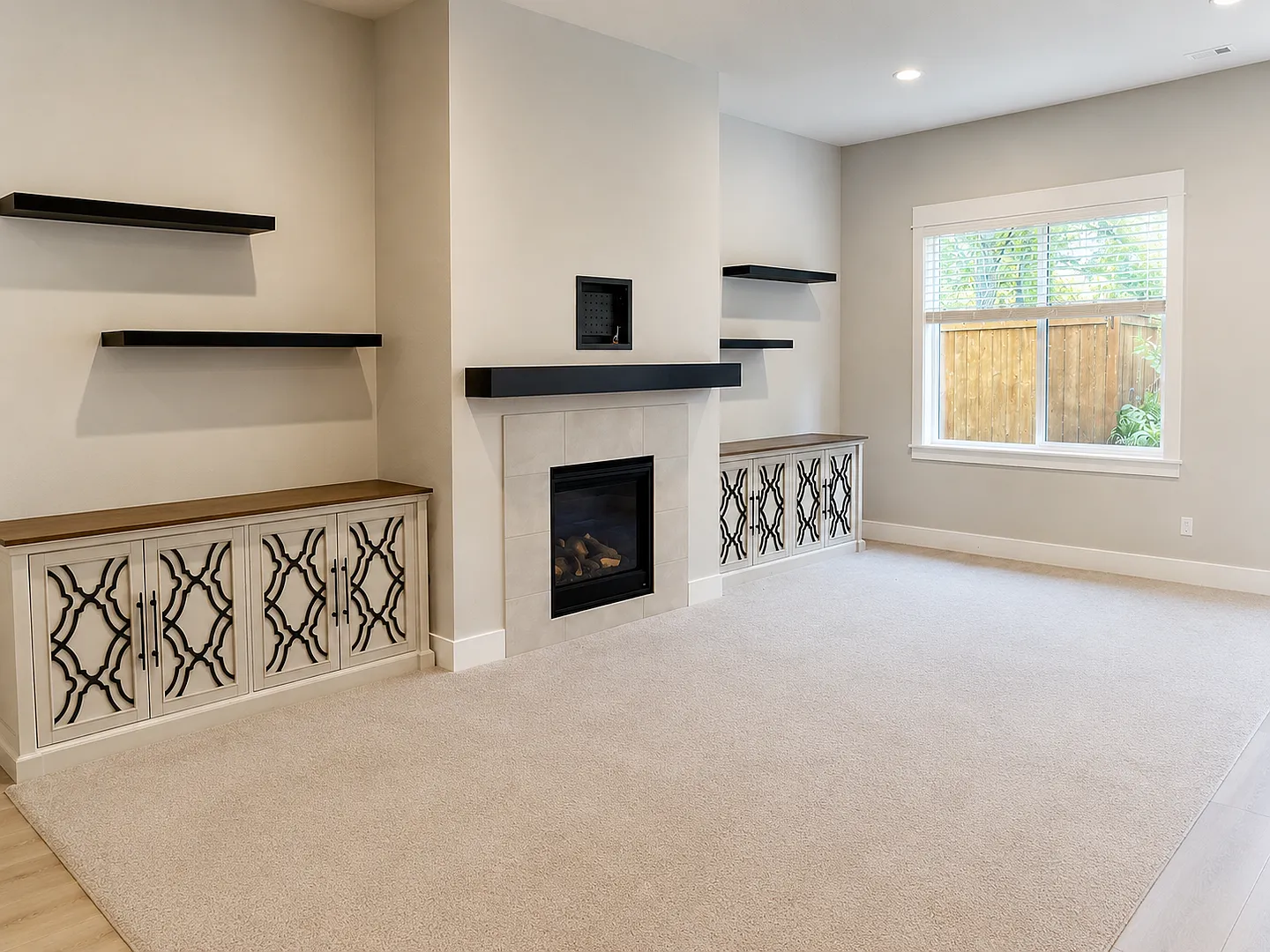 Gorgeous New Modern Farmhouse | 4 BD | 2.5 BA | Single-Family Home | Hosford Farms Community | No... — Photo 3