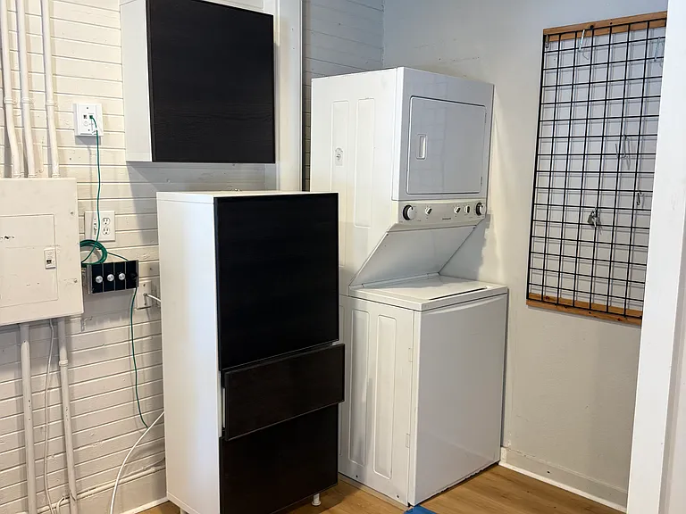 2107 Clover Ln — Photo 12