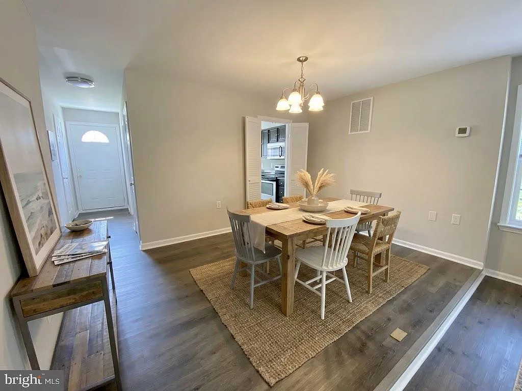 3 bed, 3.5 bath, 1878 sqft, $2,650 — Photo 3