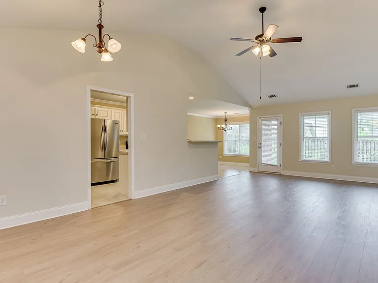 2110 Red Maple Trce — Photo 8